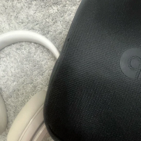Beats by Dre Over-Ear Headphones - Cream